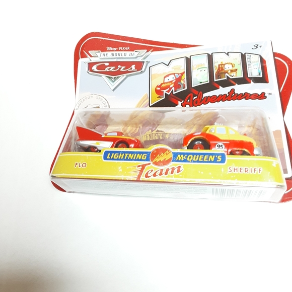 Disney Pixar Cars Mini Adventures Lightning McQueen's Team Flo Sheriff NEW - Picture 4 of 6